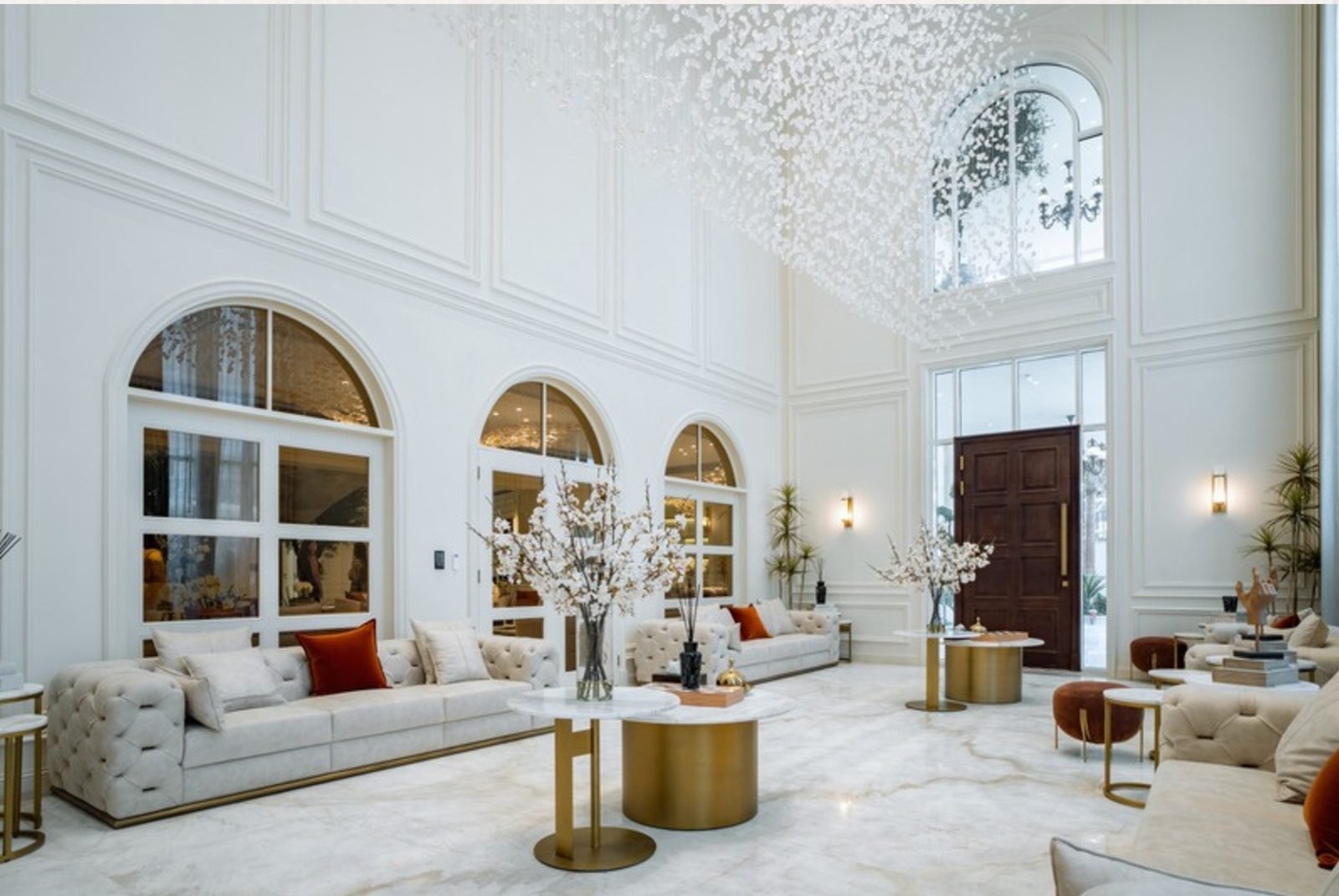 Majlis with arched windows